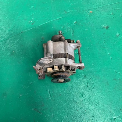 4JA1 Motore di auto alternatore compressore AC evaporatore per Isuzu prestazioni affidabili