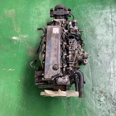 Un buon prezzo. Motore diesel usato per camion Isuzu in linea