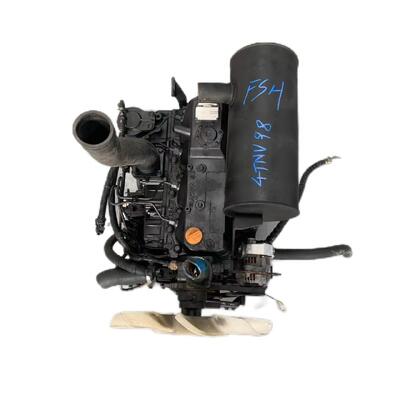 Un buon prezzo. Motore diesel Yanmar 4TNV98 a 4 cilindri usato per il 2024, motore in linea aspirato naturalmente in linea